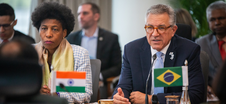 Brasil e Índia: Fortalecendo Parcerias na Saúde e Inovação Brasil e Índia: Fortalecendo Parcerias na Saúde e Inovação