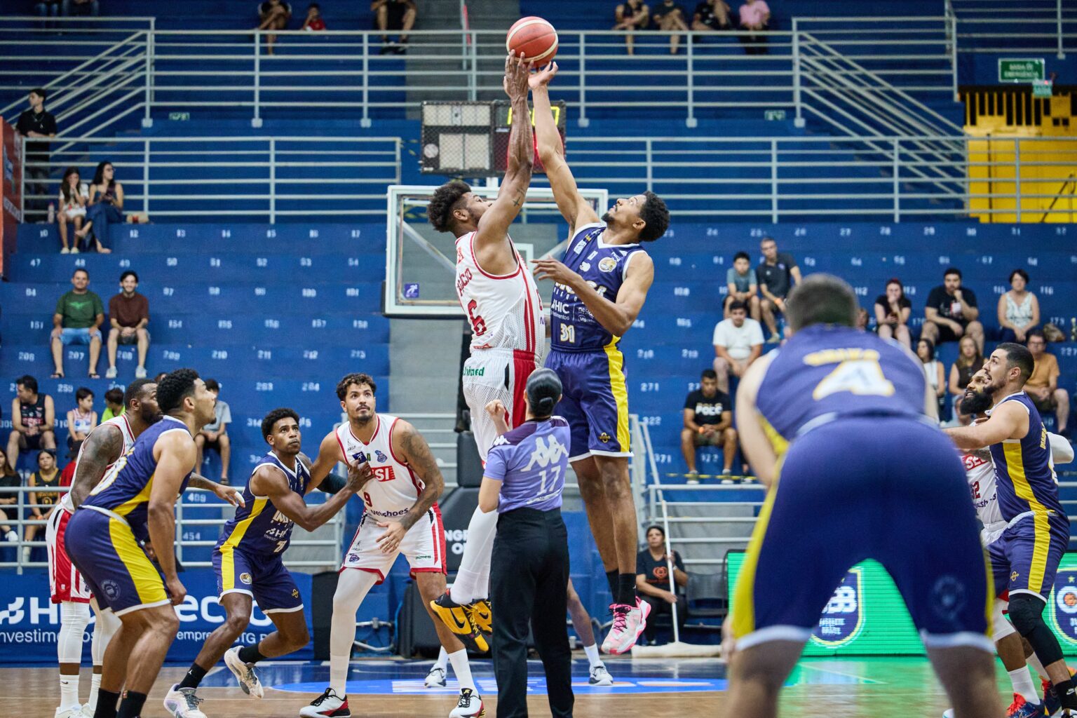 Franca x Mogi: Confronto Decisivo nas Quartas do NBB entre Ataque Potente e Defesa Sólida