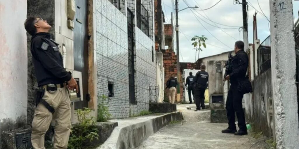 Megaoperação em Bahia e Ceará Prende 35 Membros do Comando Vermelho Imagem do artigo