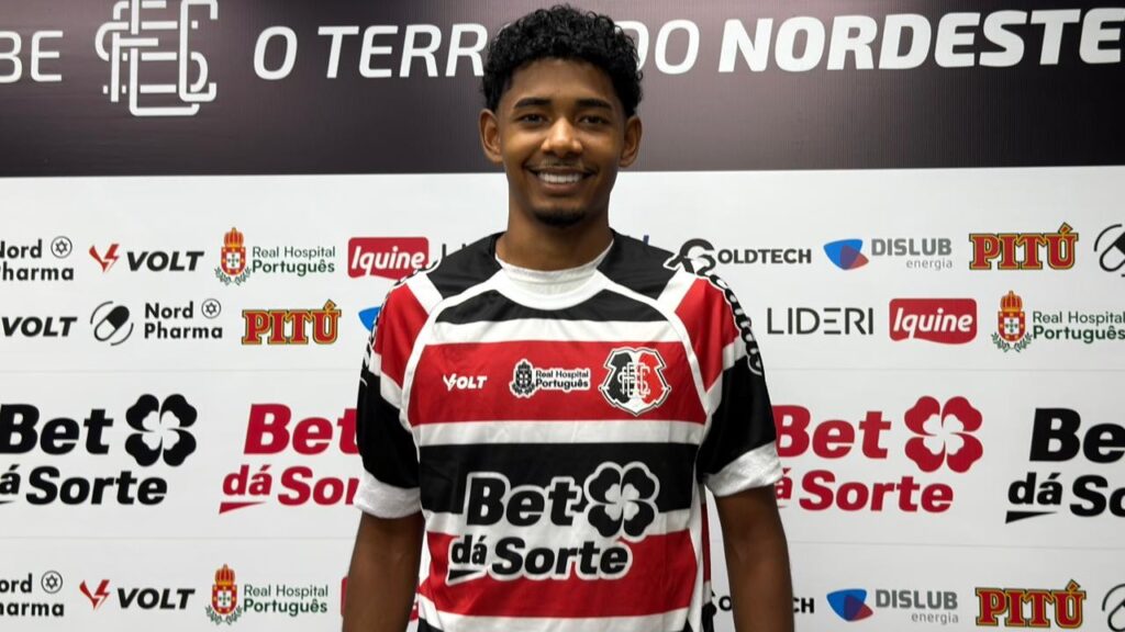 Novo Atacante do Santa Cruz Chega com Título e Busca Marcar Gol Novo Atacante do Santa Cruz Chega com Título e Busca Marcar Gol