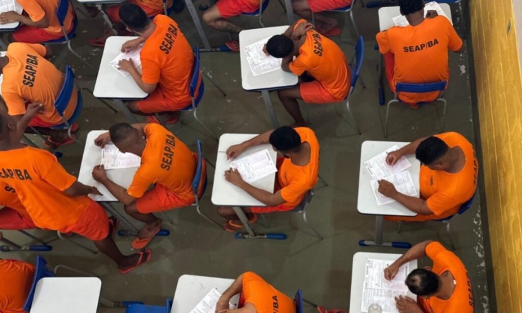 Detento da Bahia conquista 880 pontos no Enem PPL e se destaca na educação Detento da Bahia conquista 880 pontos no Enem PPL e se destaca na educação