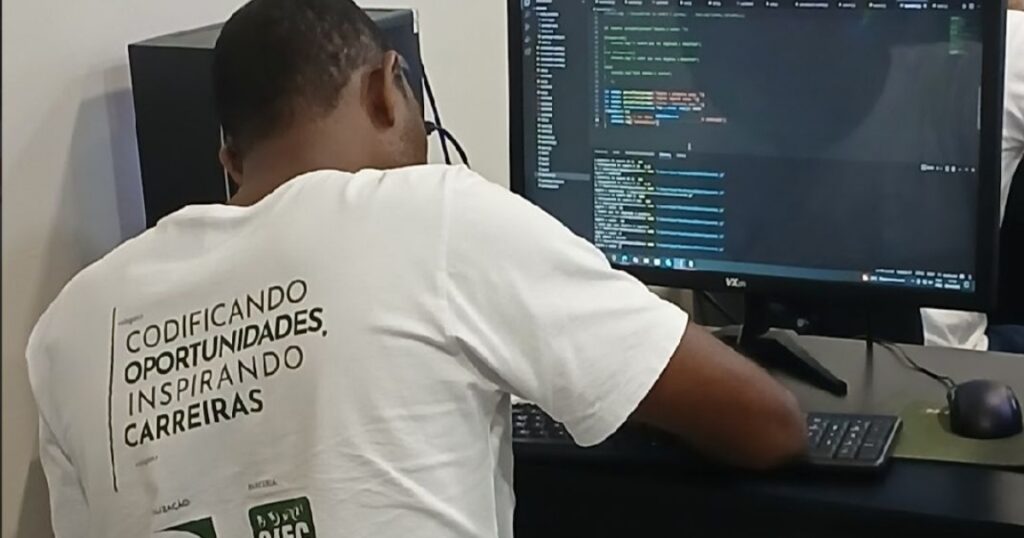 Formação Gratuita em Tecnologia: Inscrições Abertas em Camaçari Formação Gratuita em Tecnologia: Inscrições Abertas em Camaçari