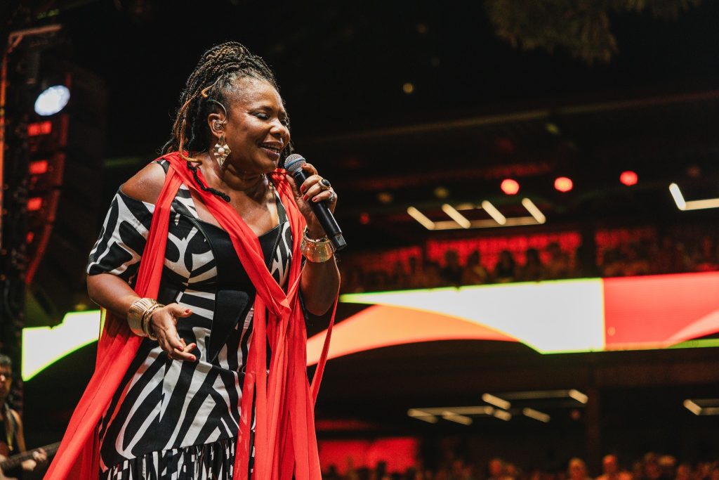 Margareth Menezes Celebra 25 Anos de Álbum Icônico no Carnaval de 2026