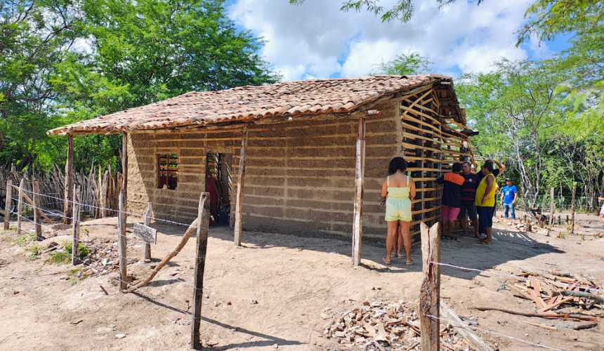 A Casa da Cangaceira Lídia: Patrimônio Turístico do Cangaço em Paulo Afonso A Casa da Cangaceira Lídia: Patrimônio Turístico do Cangaço em Paulo Afonso