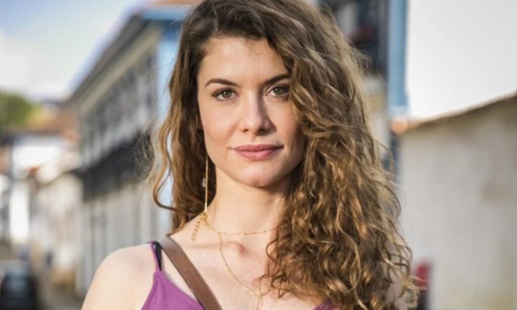 Alinne Moraes: Da Heroína à Vilã – Possíveis Novos Papéis na Globo Alinne Moraes: Da Heroína à Vilã - Possíveis Novos Papéis na Globo