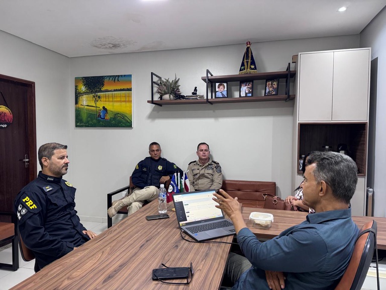 Educação para o Trânsito: PRF e Prefeitura de Capim Grosso Unem Forças Educação para o Trânsito: PRF e Prefeitura de Capim Grosso Unem Forças
