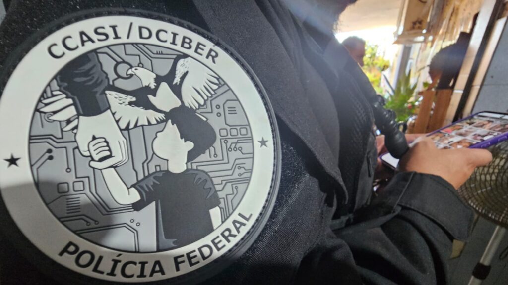 Polícia Federal Intensifica Combate ao Abuso Sexual Infantil na Internet com 1.132 Operações em 2025 Polícia Federal Intensifica Combate ao Abuso Sexual Infantil na Internet com 1.132 Operações em 2025