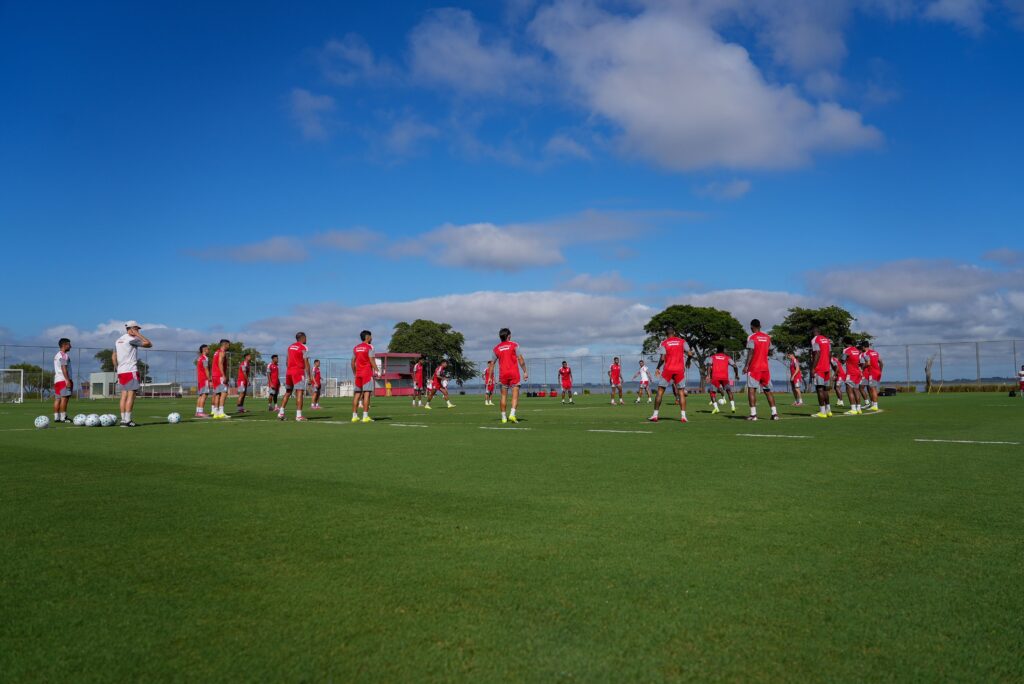 Preparação do Internacional para Enfrentar o Bahia no Brasileirão Preparação do Internacional para Enfrentar o Bahia no Brasileirão