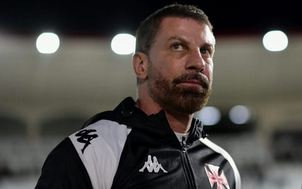 Presidente do Vasco Denunciado no STJD: Confusão Após Empate com o Cruzeiro Presidente do Vasco Denunciado no STJD: Confusão Após Empate com o Cruzeiro