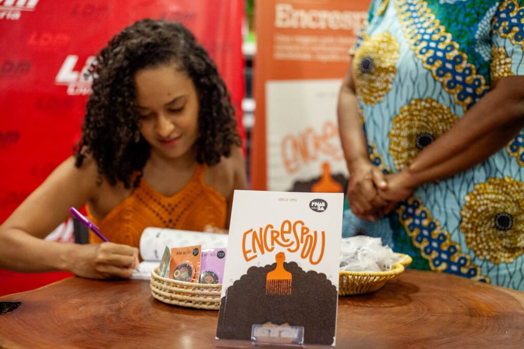 Projeto 'Encrespou nas Escolas' Valoriza a História dos Cabelos Crespos em Salvador