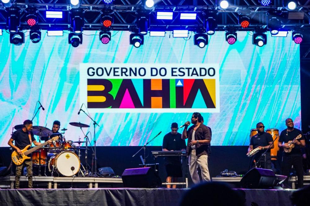 Salvador em Adoração: milhares celebram fé e música na Praça de Piatã
