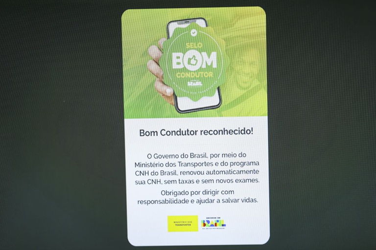 Economia de R$ 302,2 milhões com Renovação Automática da CNH em SP Economia de R$ 302,2 milhões com Renovação Automática da CNH em SP