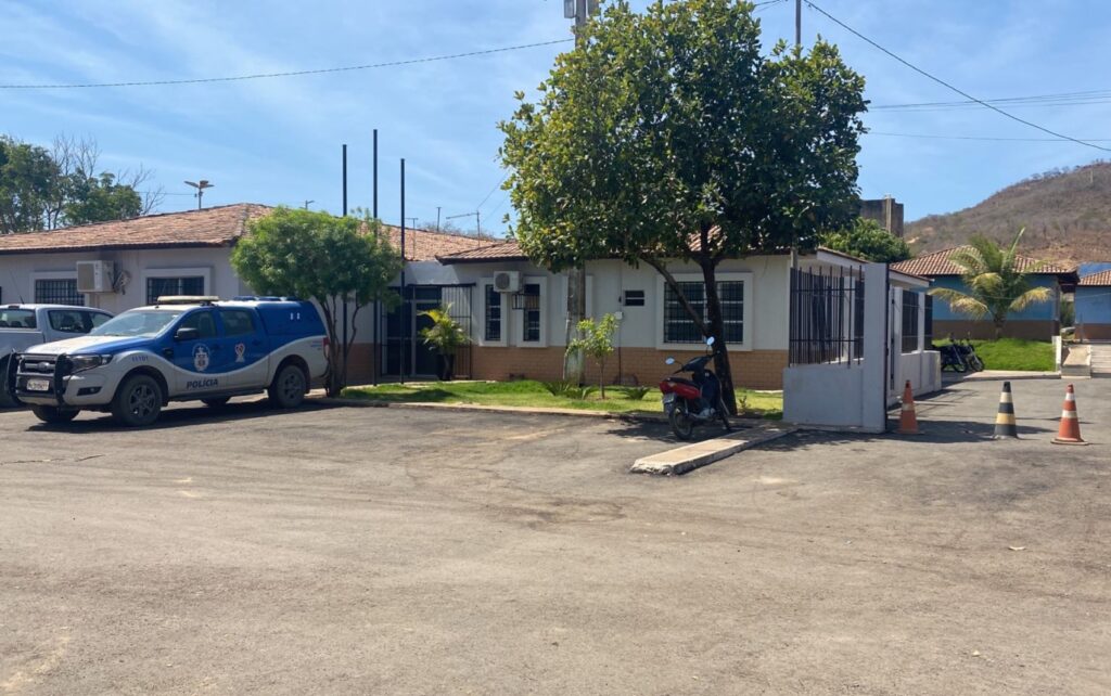 Homem é Detido em Tentativa de Homicídio Contra Companheira na Bahia