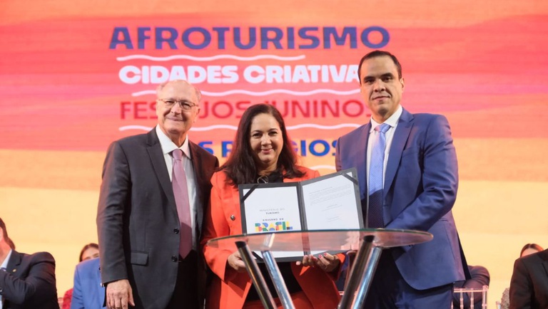 Acordo entre Ministérios do Turismo e Comunicações Promove Inclusão Digital em Destinos Turísticos Acordo entre Ministérios do Turismo e Comunicações Promove Inclusão Digital em Destinos Turísticos