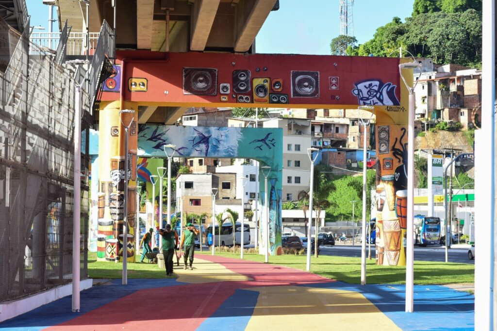 Arte Urbana: Jovens Transformam Bonocô com Oficina de Grafite