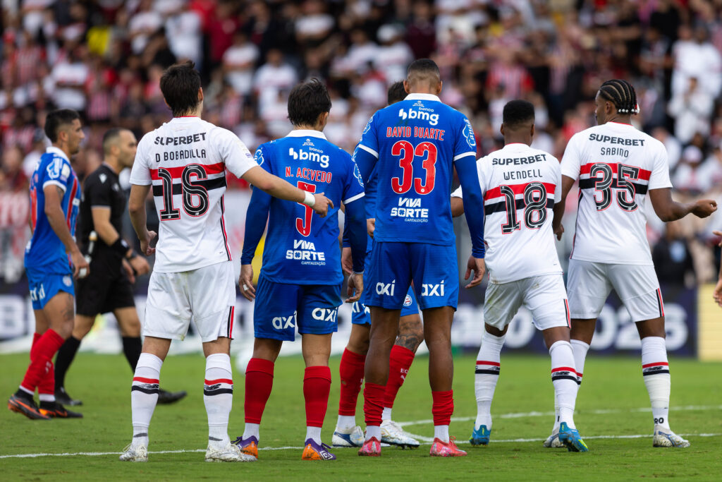 Bahia Enfrenta Crise Defensiva e Triplica Gols Sofridos na Série A