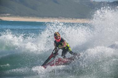 Copa do Mundo Jet Waves 2024: Competidores de 10 Países em Guarajuba Copa do Mundo Jet Waves 2024: Competidores de 10 Países em Guarajuba