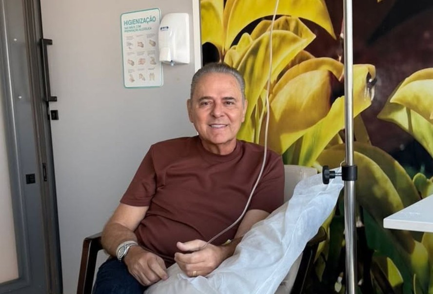 Luis Roberto Atualiza Estado de Saúde Após Diagnóstico de Neoplasia Cervical: Progresso e Otimismo Luis Roberto Atualiza Estado de Saúde Após Diagnóstico de Neoplasia Cervical: Progresso e Otimismo