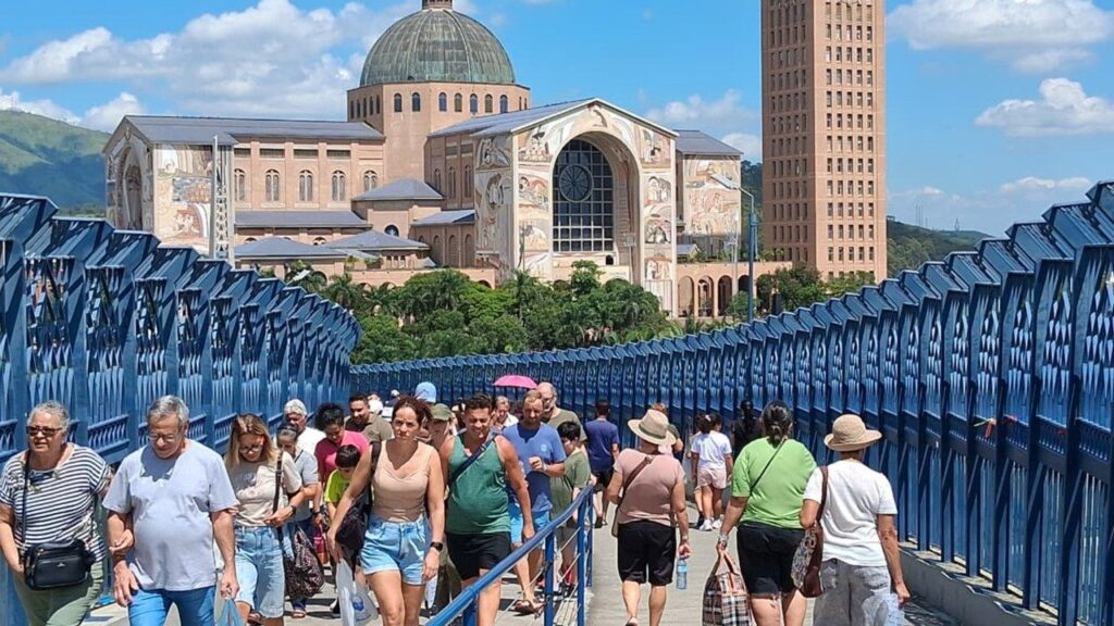Turismo Religioso no Brasil: Dados Que Revelam uma Realidade Oculta Turismo Religioso no Brasil: Dados Que Revelam uma Realidade Oculta