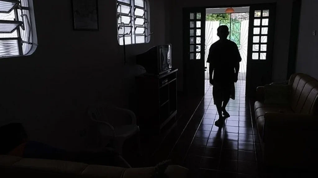 Avanço das Comunidades Terapêuticas na Bahia: Alerta para Violações e Falta de Amparo no SUS Avanço das Comunidades Terapêuticas na Bahia: Alerta para Violações e Falta de Amparo no SUS