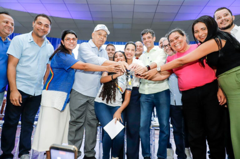 Governo de Pernambuco Expande Transporte Escolar em Paulista com Novos Ônibus Governo de Pernambuco Expande Transporte Escolar em Paulista com Novos Ônibus