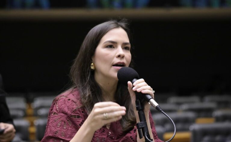 Maria Arraes Exige Investigação Sobre Suposta Espionagem Política em Pernambuco