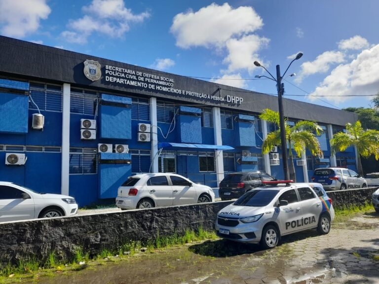 Homem esfaqueia companheira e sogra em Cabo de Santo Agostinho e foge do local