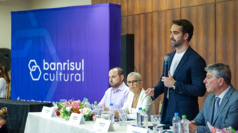 Eduardo Leite Enfatiza a Cultura como Pilar do Desenvolvimento no Lançamento do Banrisul Cultural Eduardo Leite Enfatiza a Cultura como Pilar do Desenvolvimento no Lançamento do Banrisul Cultural