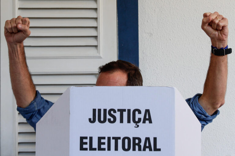 Prefeitos se Despedem para Disputar Eleições de 2026: A Corrida Começa
