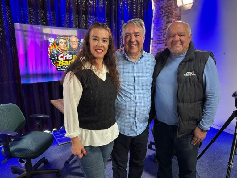 Raimundo Colombo: A Trajetória Política de um Ícone de Santa Catarina no Podcast Cris & Barão Raimundo Colombo: A Trajetória Política de um Ícone de Santa Catarina no Podcast Cris & Barão