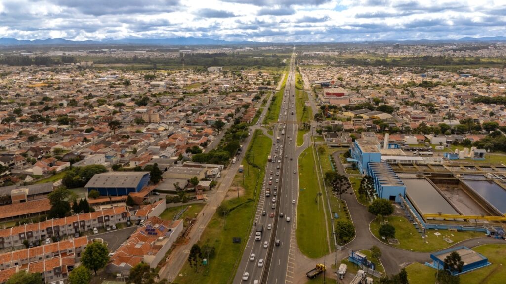 BR-277 entre Curitiba e São José dos Pinhais: A Transformação que Promove Desenvolvimento BR-277 entre Curitiba e São José dos Pinhais: A Transformação que Promove Desenvolvimento
