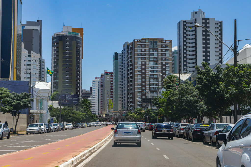 Calor e Possibilidade de Chuva: Previsão do Tempo no Paraná para o Início da Semana