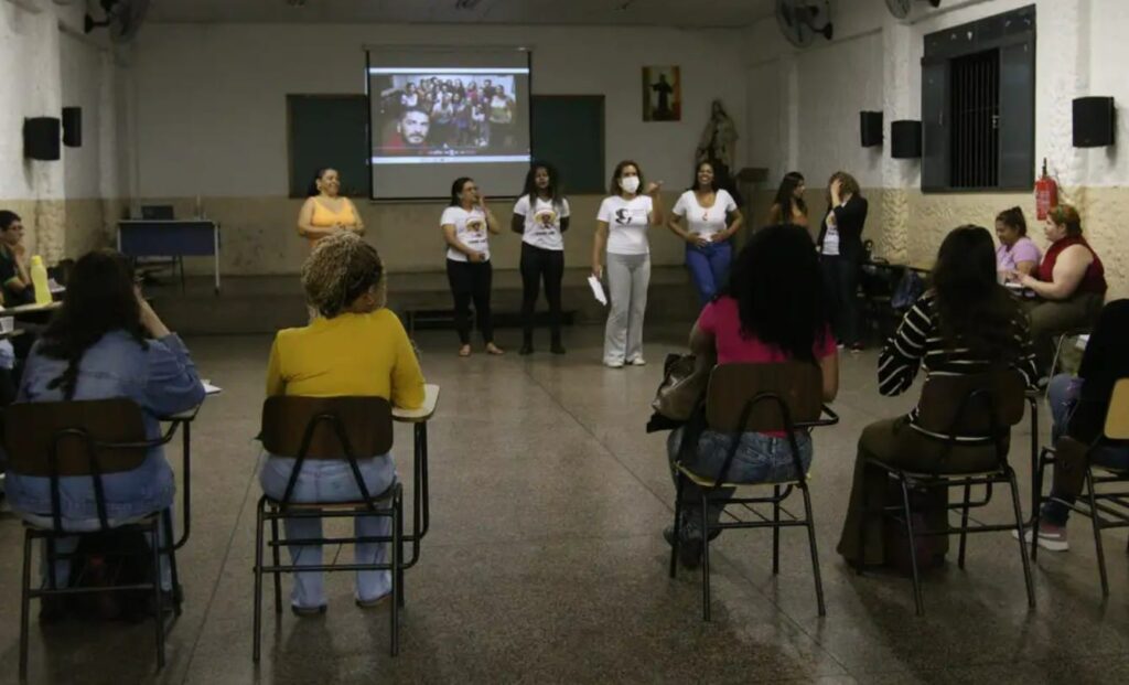Carreira: Oportunidades em Concursos Abertos no Paraná para Diversas Profissões