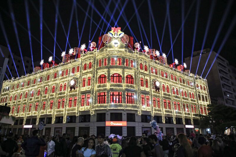 Natal de Curitiba: Recordes de Público e Impacto Econômico Surpreendente em 2025 Natal de Curitiba: Recordes de Público e Impacto Econômico Surpreendente em 2025