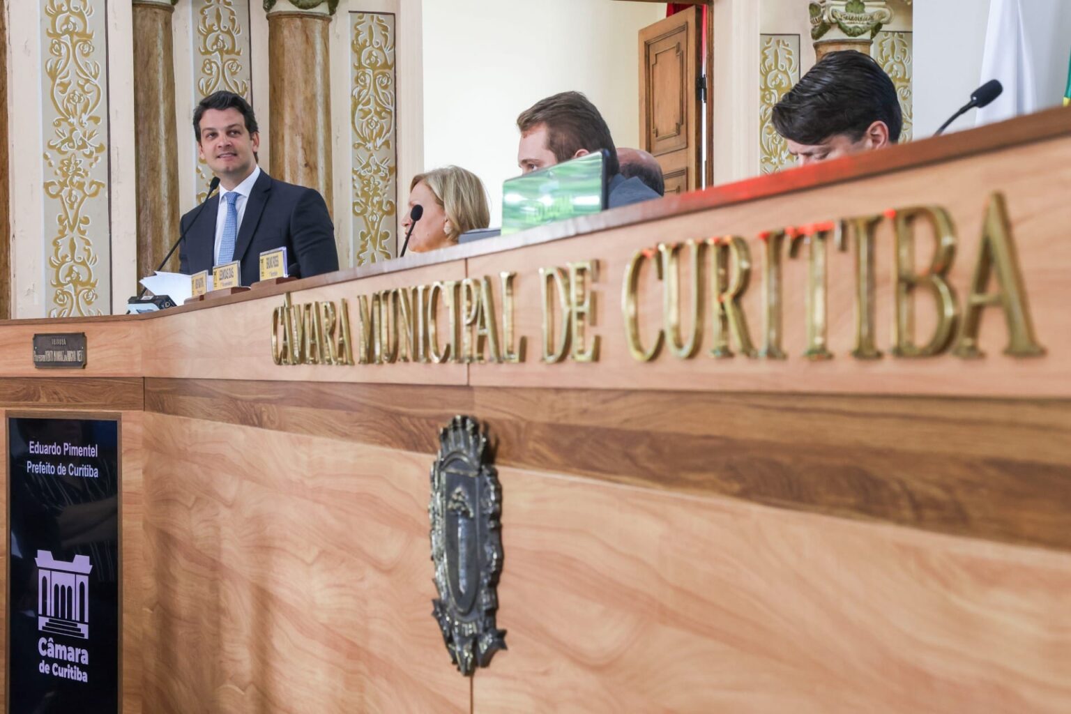 Pimentel Inicia Ano Legislativo e Anuncia Investimentos de R$ 3 Bilhões em Curitiba
