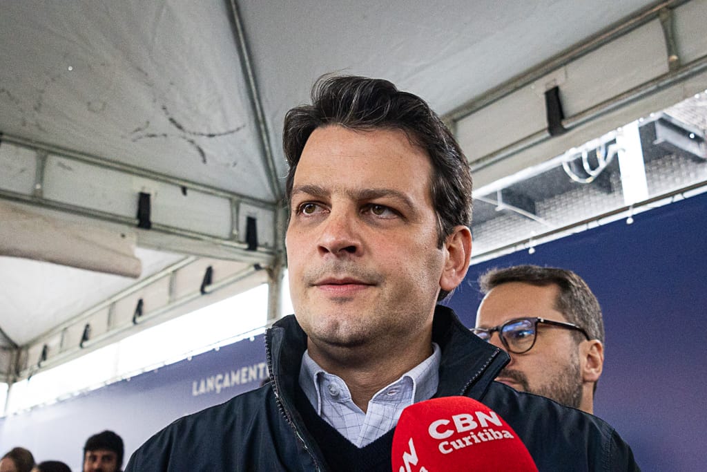 Prefeitura de Curitiba Rompe Contrato com CredCesta e Suspende Descontos dos Servidores Prefeitura de Curitiba Rompe Contrato com CredCesta e Suspende Descontos dos Servidores