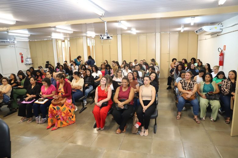 Profissionais da Educação São Empossados em Ribeirão das Neves – Um Novo Começo Profissionais da Educação São Empossados em Ribeirão das Neves - Um Novo Começo