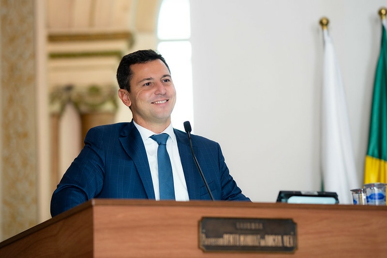 Câmara de Curitiba Aprova Política de Bem-estar e Felicidade: Um Marco na Gestão Pública Câmara de Curitiba Aprova Política de Bem-estar e Felicidade: Um Marco na Gestão Pública