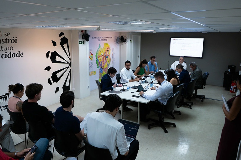 CCJ da Câmara de Curitiba Avança em 25 Projetos de Saúde e Educação CCJ da Câmara de Curitiba Avança em 25 Projetos de Saúde e Educação