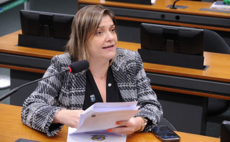 Educação: Projeto Aprovado Garante Alimentação a Profissionais da Educação Educação: Projeto Aprovado Garante Alimentação a Profissionais da Educação