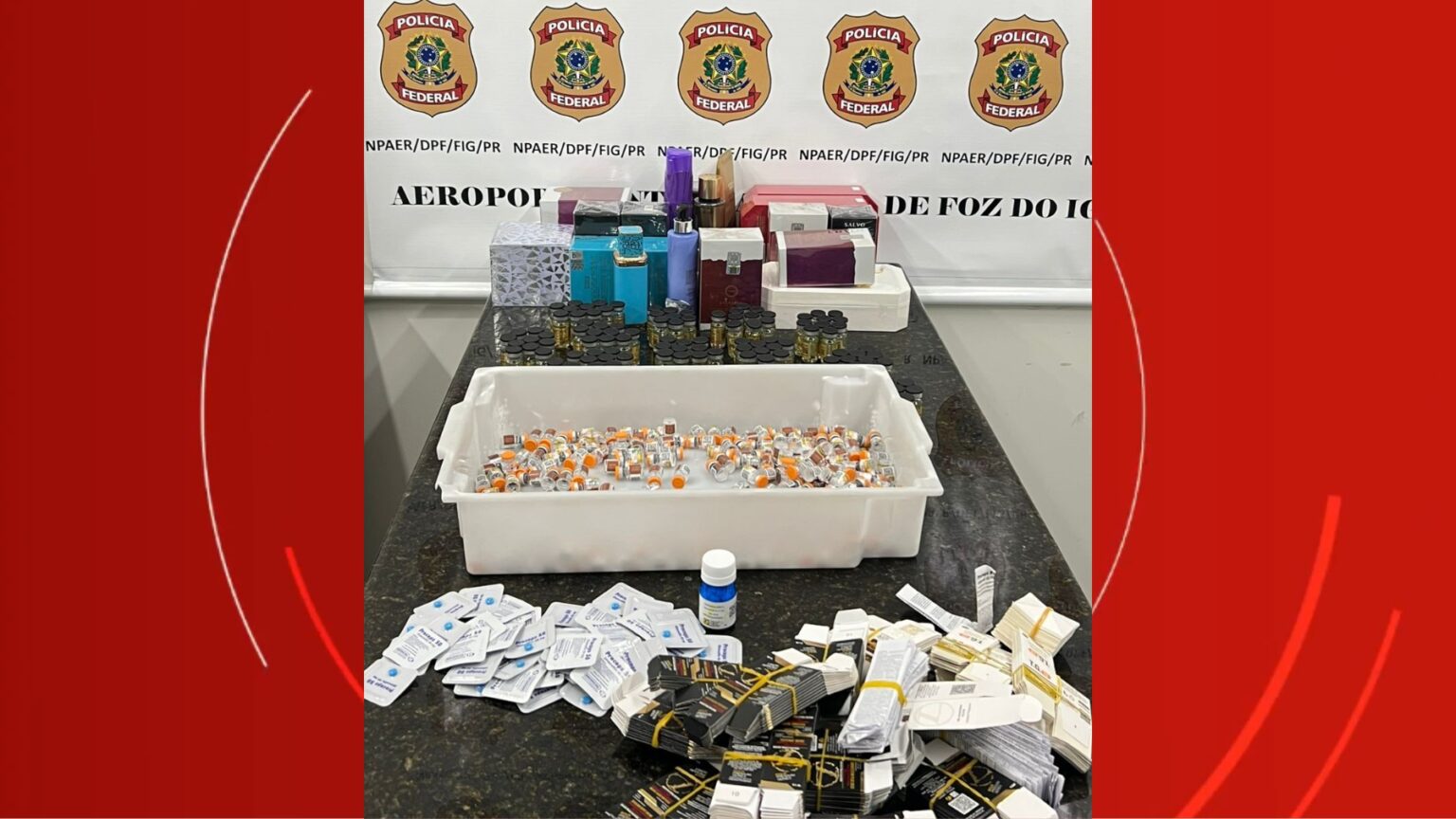Passageiro é Detido com 430 Medicamentos Ilegais em Foz do Iguaçu Passageiro é Detido com 430 Medicamentos Ilegais em Foz do Iguaçu