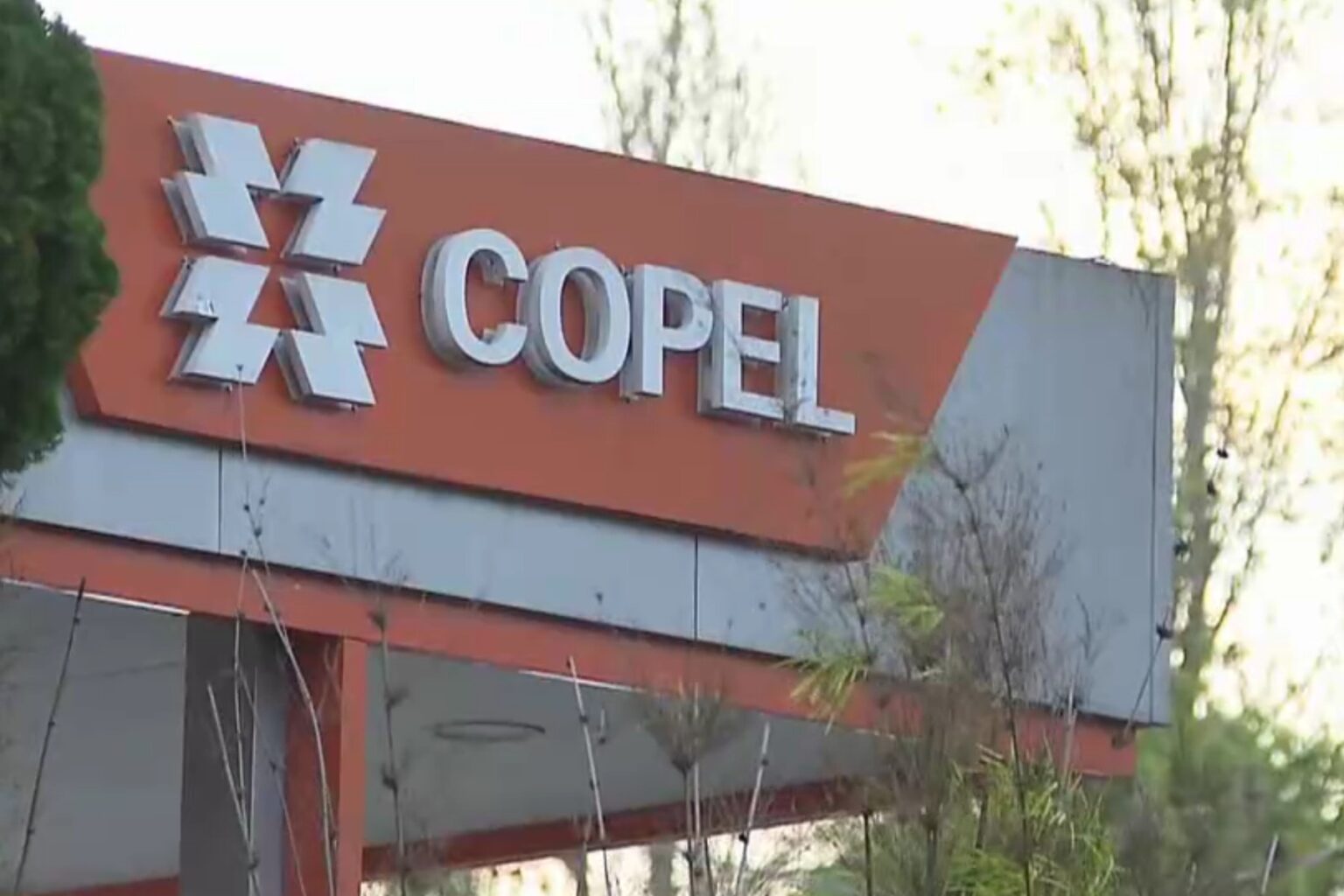 Copel tem 30 dias para apresentar plano contra quedas de energia no Paraná
