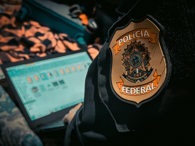 Polícia Federal Desarticula Fraudes no Seguro-Desemprego no Paraná Polícia Federal Desarticula Fraudes no Seguro-Desemprego no Paraná