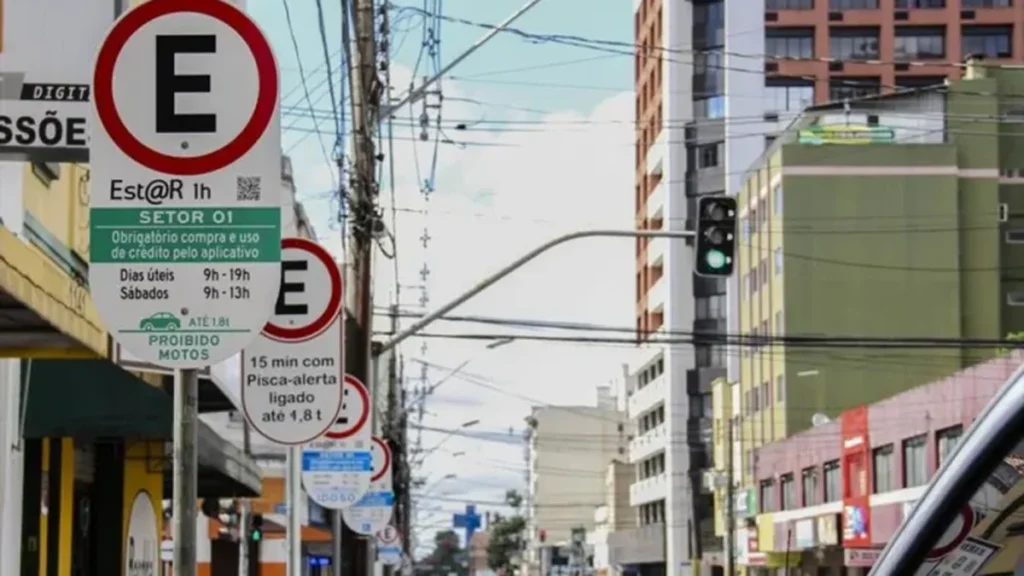 Uso do Est@R Digital cresce 25% em Curitiba e transforma mobilidade urbana