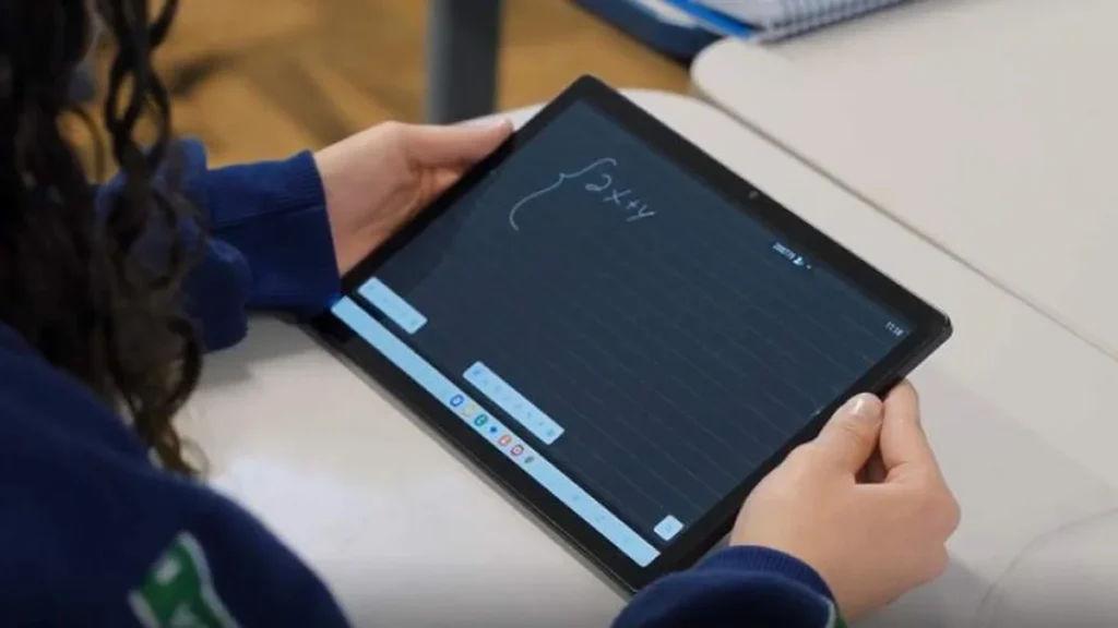Como a tecnologia da Samsung está revolucionando a educação pública no Paraná
