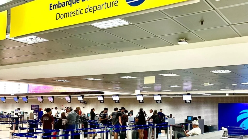 Turismo do Paraná Cai 7,7% e Enfrenta Maior Queda Entre Estados Brasileiros Turismo do Paraná Cai 7,7% e Enfrenta Maior Queda Entre Estados Brasileiros