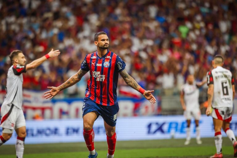 Flamengo sofre derrota para o Bahia e Rogério Ceni conquista primeira vitória contra ex-clube Imagem do artigo
