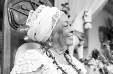 Luto na Cultura Baiana: Homenagem a Mãe Carmen, Ialorixá do Terreiro do Gantois Luto na Cultura Baiana: Homenagem a Mãe Carmen, Ialorixá do Terreiro do Gantois