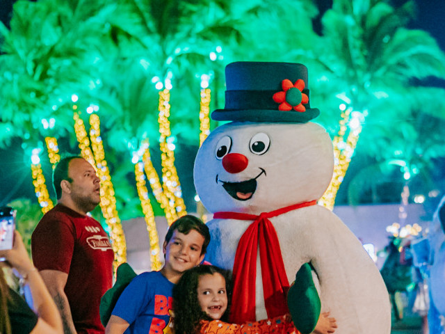 Vila do Natal Iluminado: Um Encanto Natalino em Aracaju para Toda a Família Vila do Natal Iluminado: Um Encanto Natalino em Aracaju para Toda a Família
