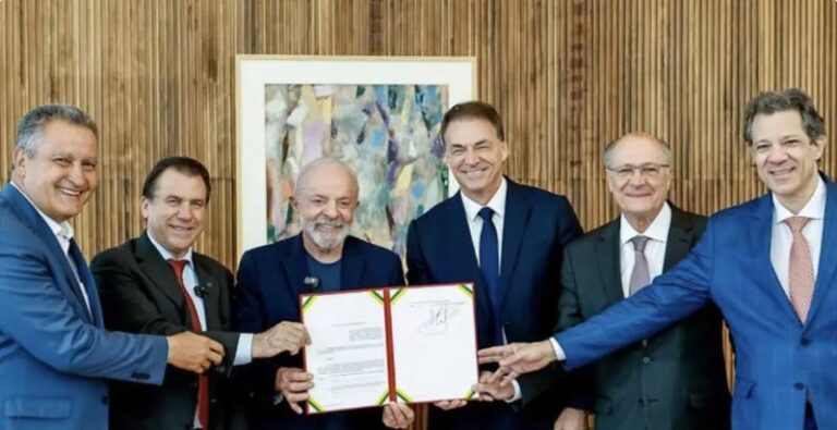 Justiça Suspende Mudanças no Vale-Refeição de Lula: Entenda a Decisão Justiça Suspende Mudanças no Vale-Refeição de Lula: Entenda a Decisão